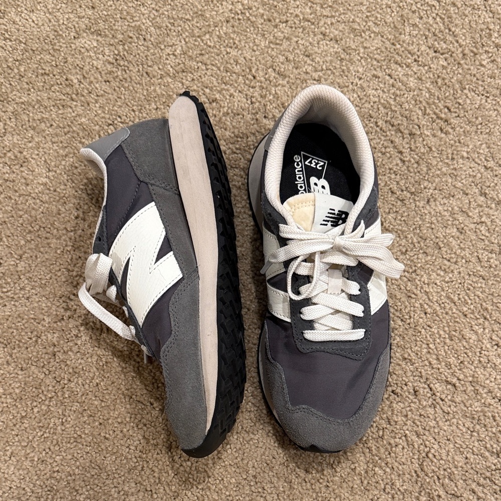 New Balance 237 Sneakers